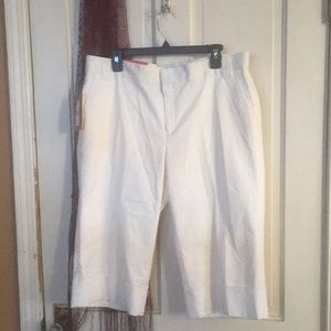 ** Weatherproof Cotton Blend Cuffed Capri NWT 14